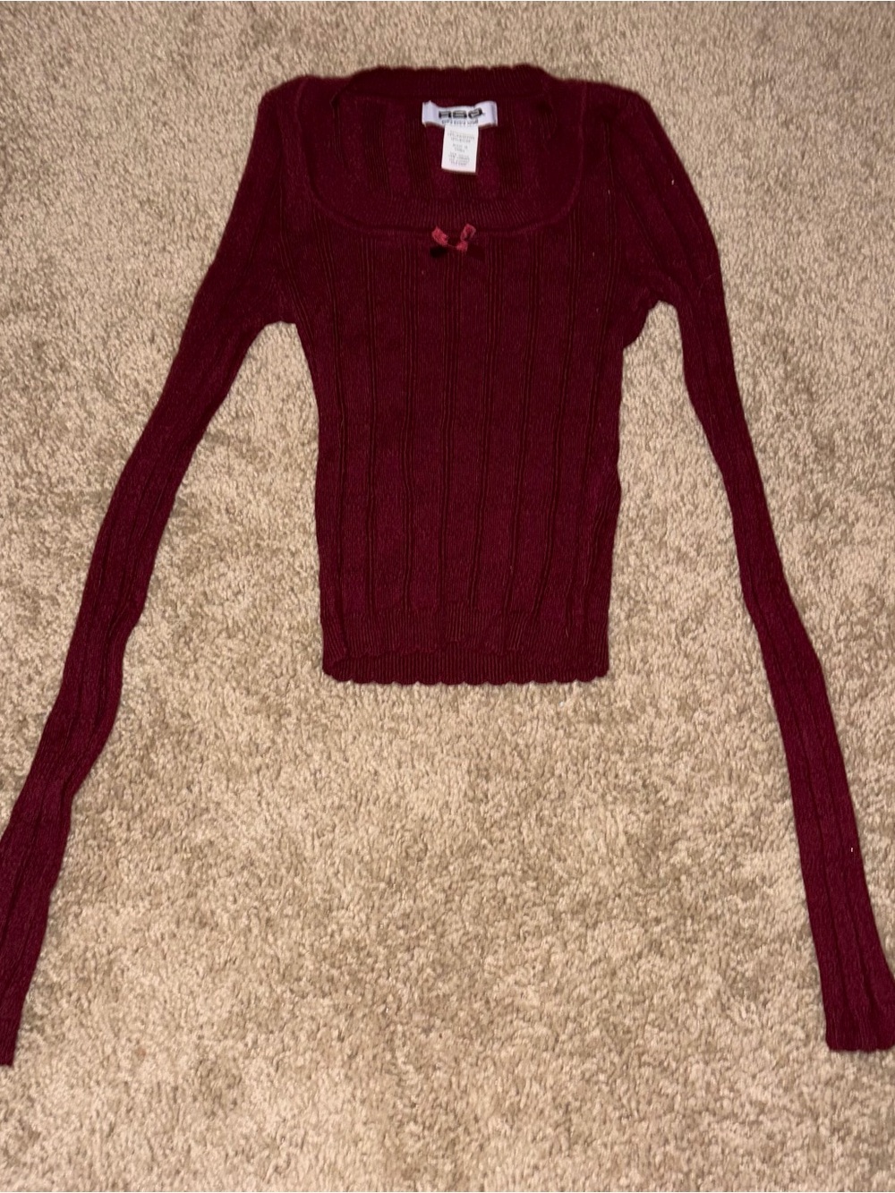 Women’s Ribbed Long-Sleeve Sweater in Burgundy